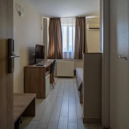 City Hotel Bucharest Hotell