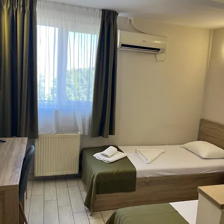 City Hotel Bucharest Hotell 2*