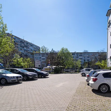 City Hotel Bucharest Szálloda