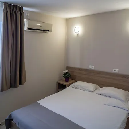 Hotell City Hotel Bucharest 2*
