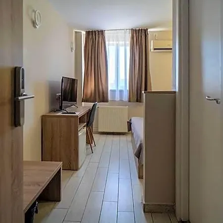 City Hotel Bucharest Hotell