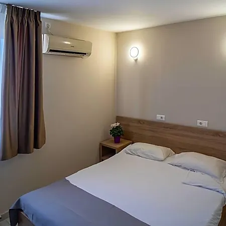 Hotell City Hotel Bucharest 2*