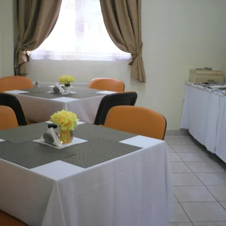 Hotell City Hotel Bucharest 2*