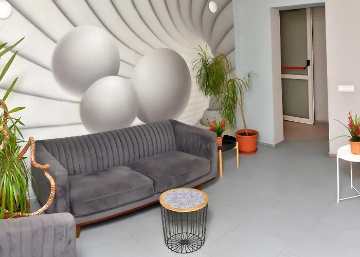 City Hotel Bucharest Hotel 2*