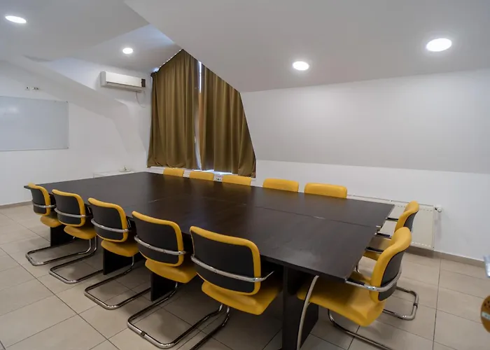 City Hotel Bucharest Szálloda 2*