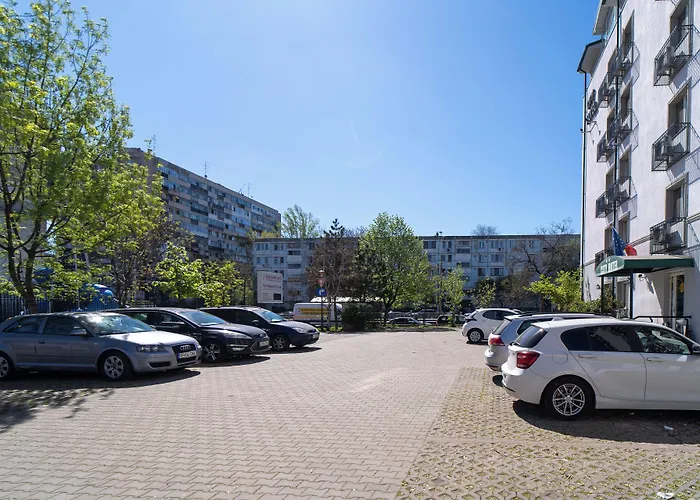 City Hotel Bucharest Szálloda