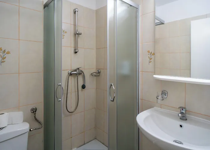 City Hotel Bucharest Hotel 2*