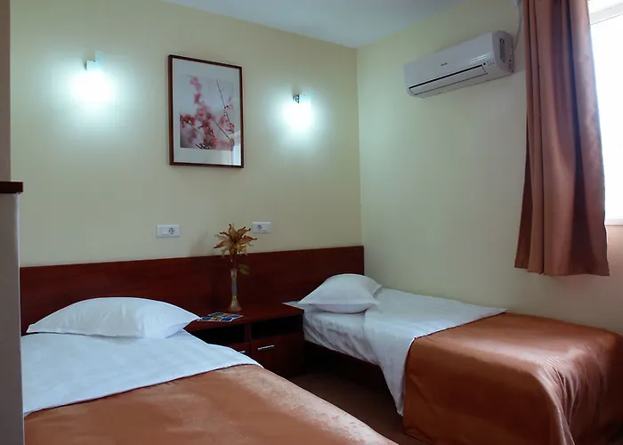 City Hotel Bucharest 2*