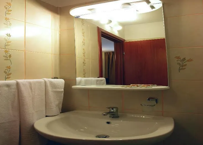 City Hotel Bucharest 2*