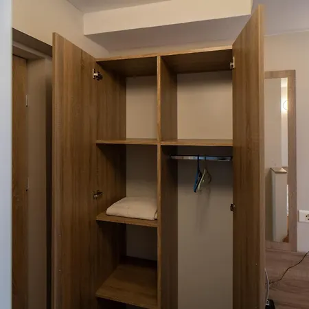 City Hotel Bucharest Hotel 2*