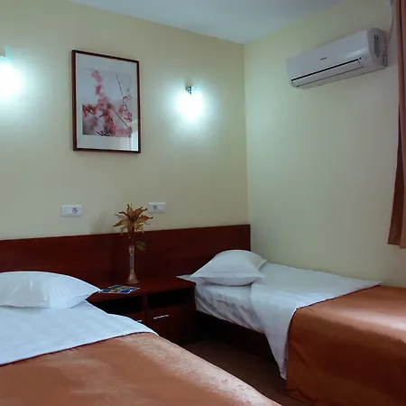 City Hotel Bucharest 2*