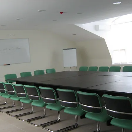 City Hotel Bucharest 2* Bucureşti