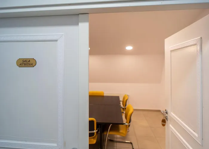 City Hotel Bucharest Hotel Boekarest