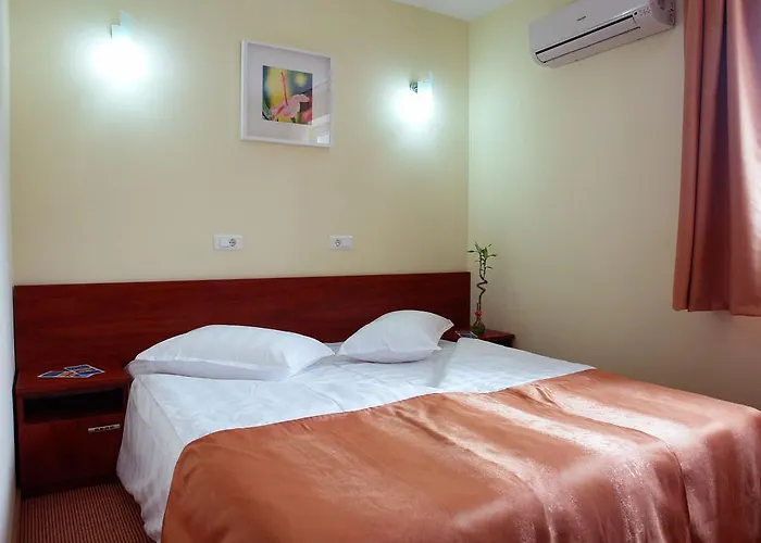 City Hotel Bucharest Ξενοδοχείο 2*